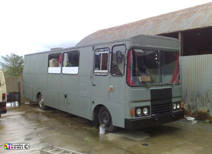 Госпиталь автобусы. Рено автобус. Автобус Рено 1980. Автобус Рено старый. Автобус Renault Master, 1997.
